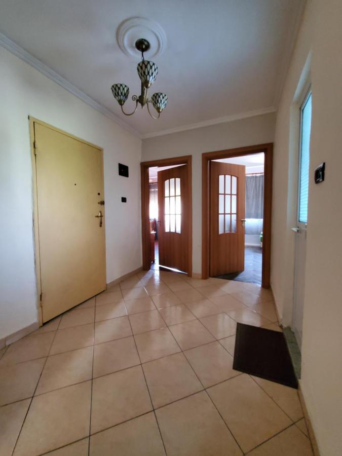 Whole Apartment Center Of Tirana Air Conditioned Apartament